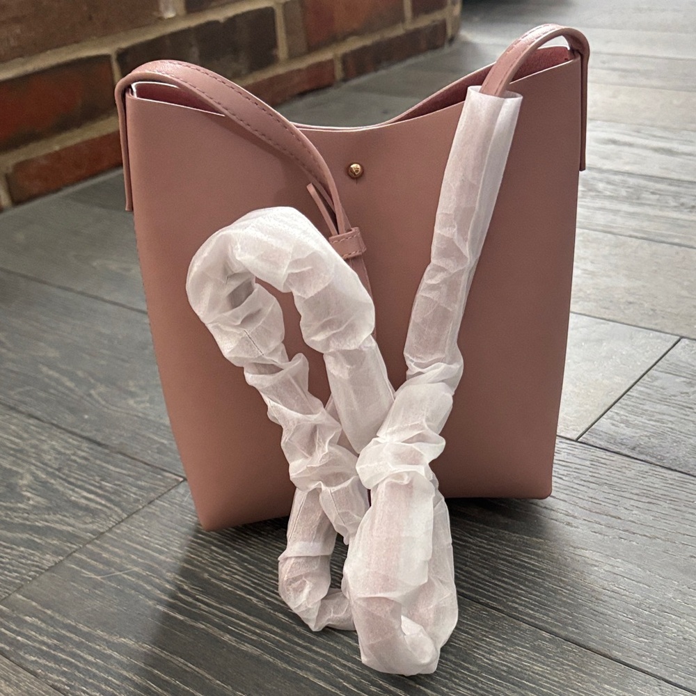 Women’s Pink Shoulder Bag - Minimal Bucket Tote